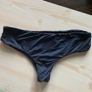 MAI DELUXE Active Bottom black